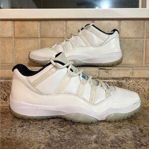 Jordan 11 Low Legend Blue s